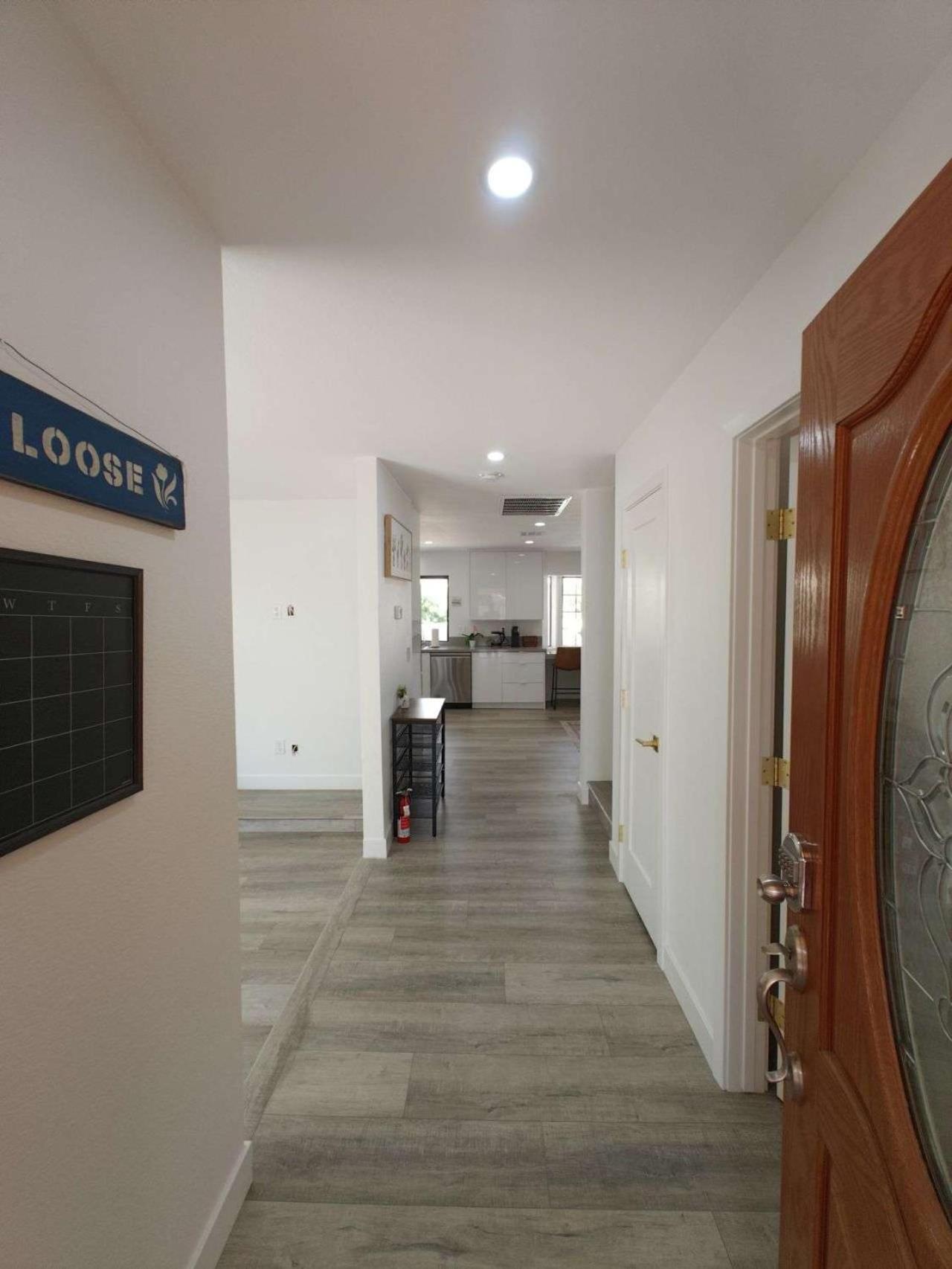 The Strip Is Just Around The Corner! Newly Renovated Luxury Modern Minimalist Villa With Large Pool! Las Vegas Exterior photo